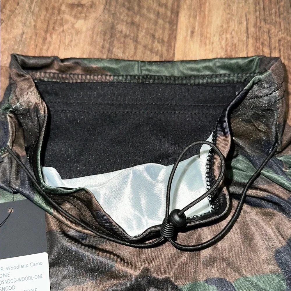 Saint‎ Morta NWT Snood Gator Mask Camo